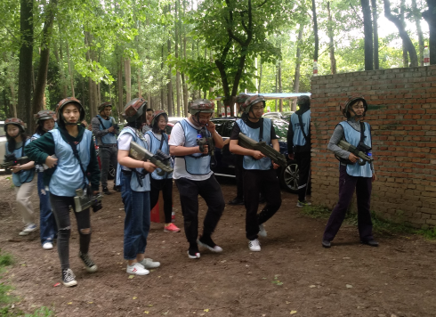 【西安君遠團建】祝賀合能地產營銷團隊真人cs主題團建圓滿結束!